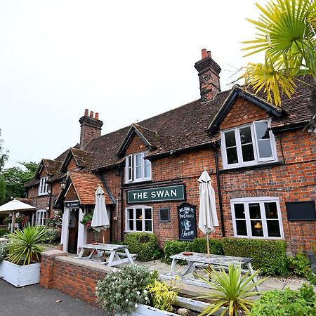 Swan, Thatcham By Marston'S Inns Екстер'єр фото